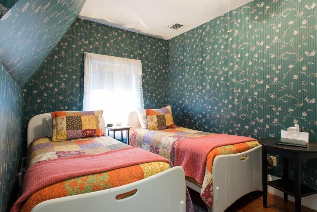 The Coolidge Corner Guest House: A Brookline Bed And Breakfast Exterior foto